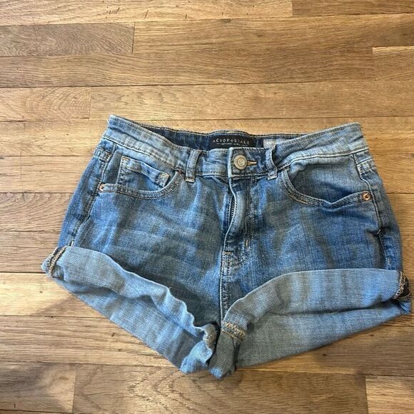 Aeropostale high waisted shorty shorts jeans size 4 - Picture 1 of 7